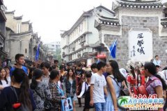 黃金周首日,鳳凰古城共接待游客7.39萬人次